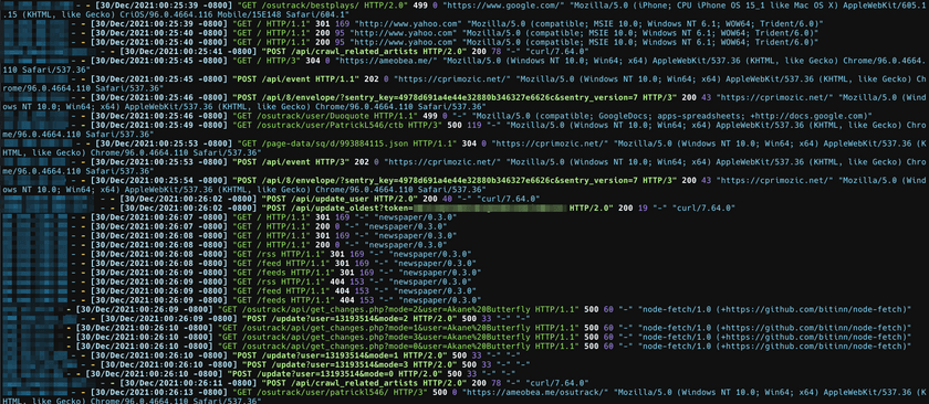 使用 CCZE 格式化的 NGINX 服务器日志的屏幕截图，显示了我的各种站点、服务和 API 中的用户和机器人流量混合